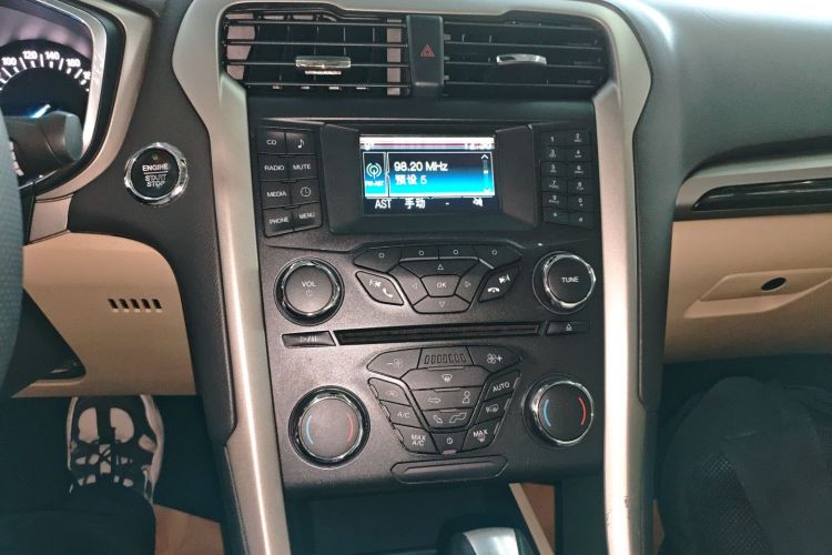 福特 蒙迪欧 2013款 2.0L GTDi200时尚型中控内饰16