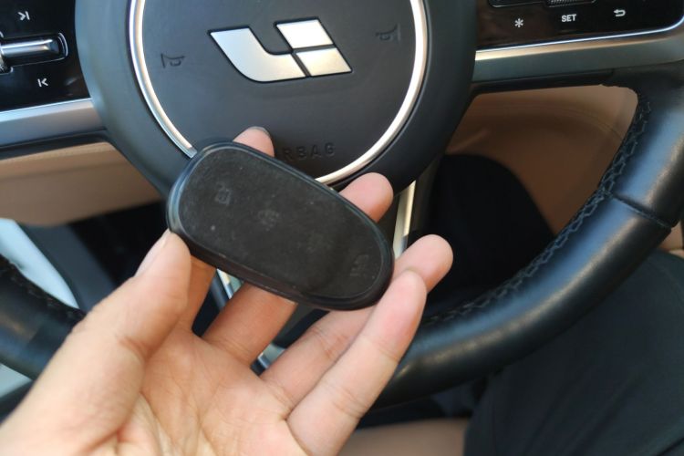 理想汽车 理想ONE 2021款 增程6座版中控内饰7001