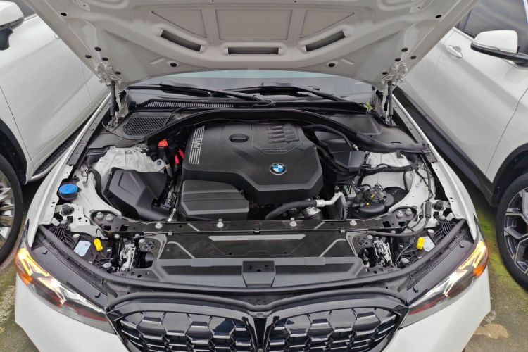 宝马3系 2023款 325Li M运动曜夜套装机舱底盘24