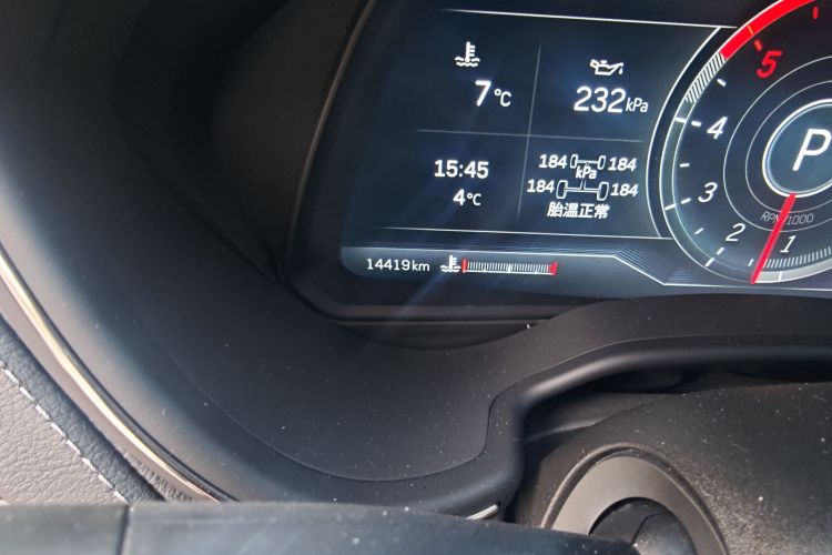 凯迪拉克CT5 2023款 28T 豪华型（标准版）中控内饰15