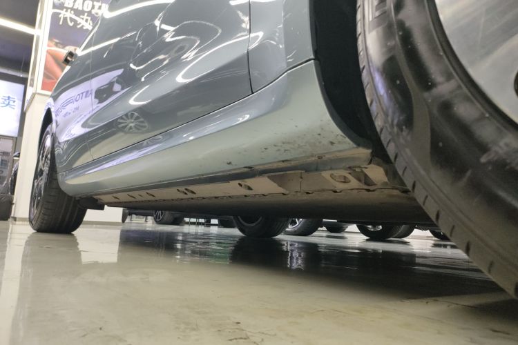 鸿蒙智行 问界M5 2022款 纯电后驱标准版局部细节9001