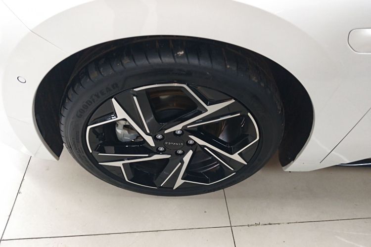 领克07 2024款 EM-P 126长续航 Ultra车身外观6007