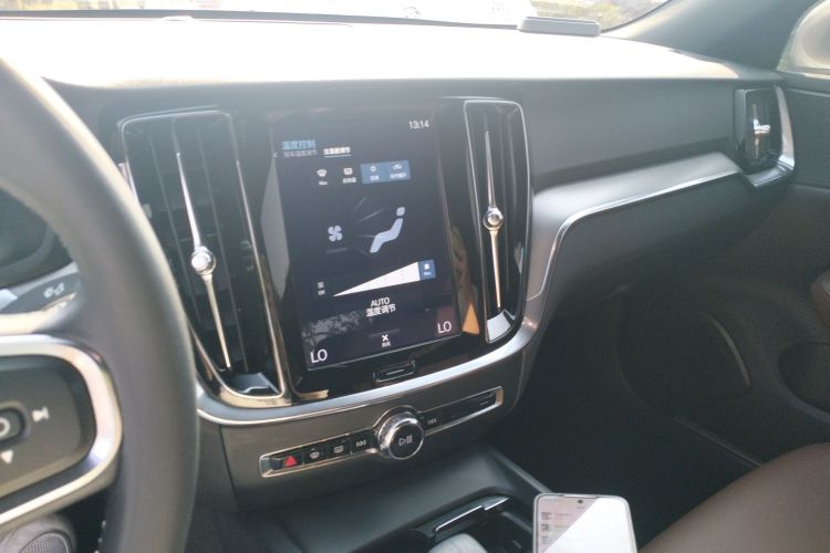 沃尔沃S60 2022款 B4 智逸豪华版中控内饰16