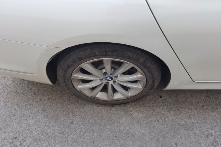 宝马7系 2017款 730Li 领先型车身外观56