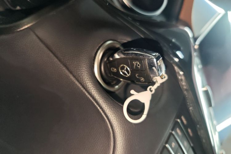 奔驰CLS 2016款 CLS 260 猎装版中控内饰11