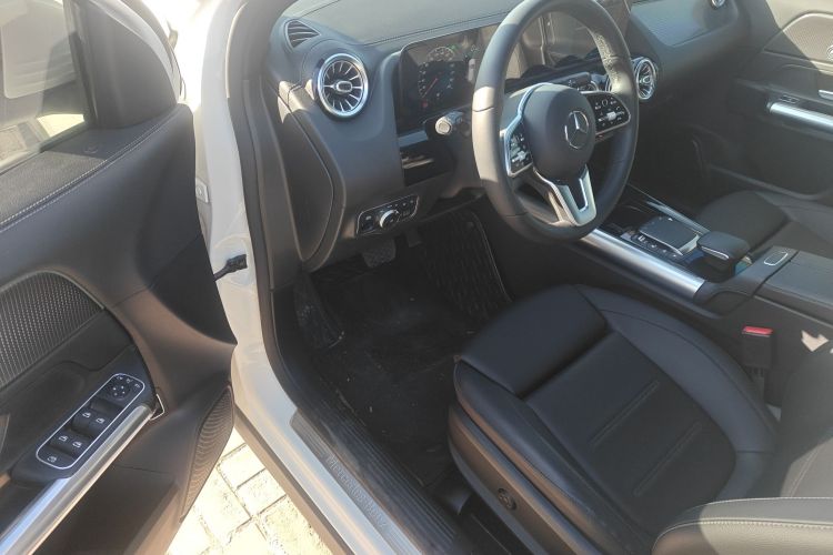 奔驰GLA 2020款 GLA 200中控内饰20