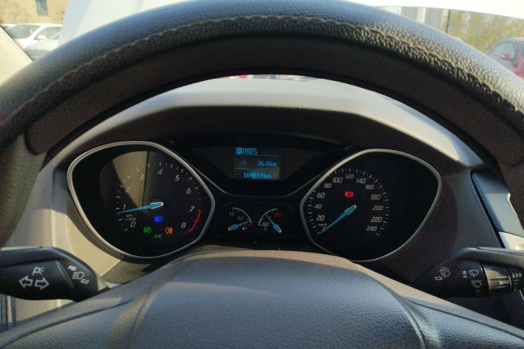 福特 福克斯 2012款 三厢 1.6L 自动舒适型局部细节14