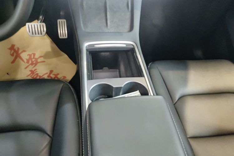 特斯拉 Model Y 2021款 Performance高性能全轮驱动版中控内饰18