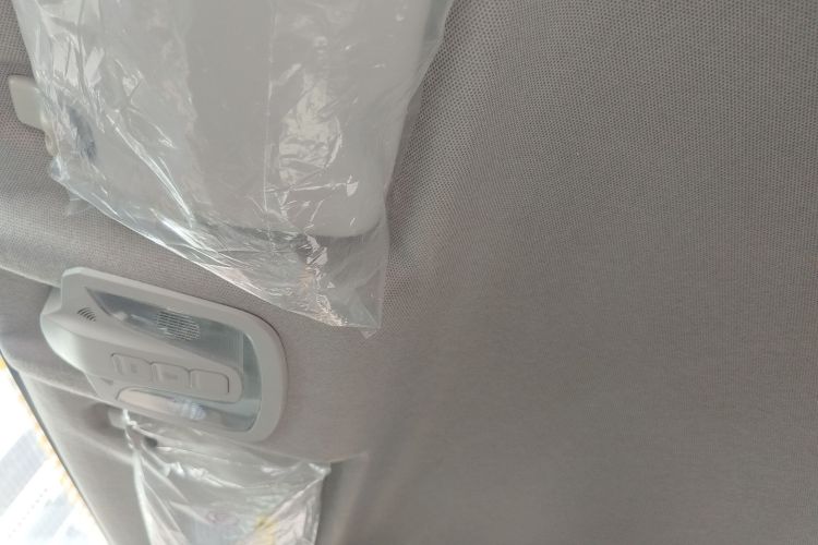 江铃集团新能源 易至EV3 2022款 小雷达悦跑型中控内饰22