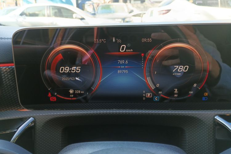 奔驰A级 2020款 改款 A 200 L 运动轿车时尚型中控内饰14