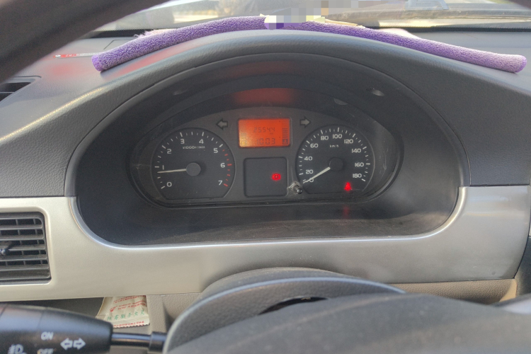 五菱汽车 五菱荣光 2011款 1.2L标准型中控内饰14