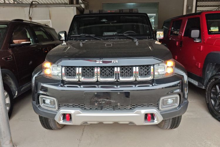 北京越野 北京BJ40 2020款 2.0T 自动四驱城市猎人版侠客型车身外观2