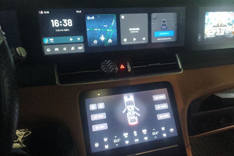 理想汽车 理想ONE 2020款 增程6座版中控内饰16