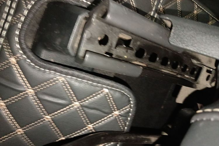 道奇 酷威 2016款 2.4L 两驱旅行版局部细节9001