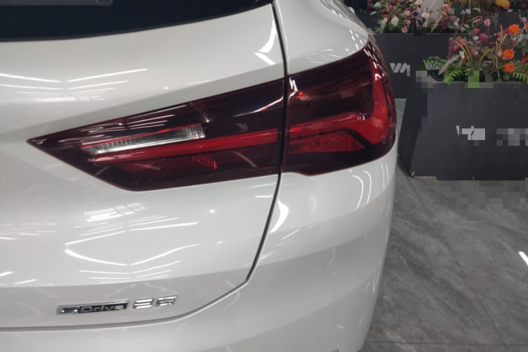 宝马X2 2021款 sDrive25i 领先型M运动套装车身外观9