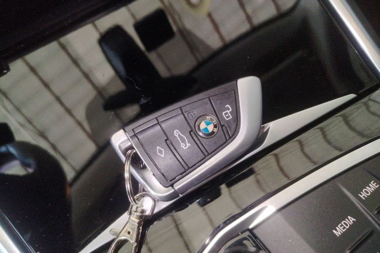 宝马3系 2020款 320Li M运动套装中控内饰7001