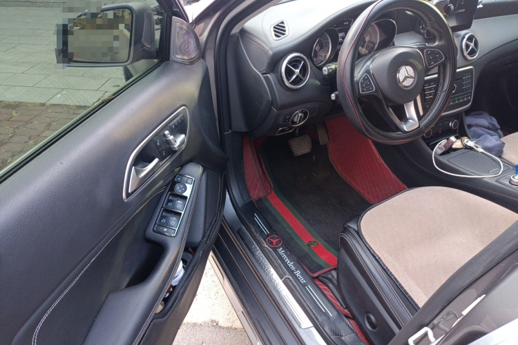 奔驰GLA 2016款 GLA 220 4MATIC 时尚型中控内饰20