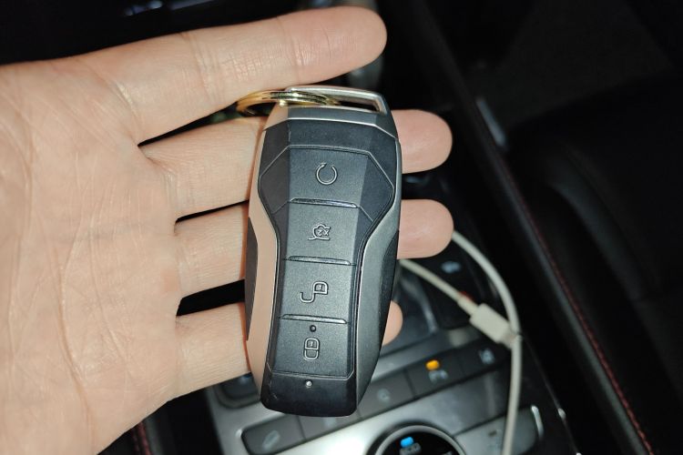 比亚迪 唐新能源 2018款 DM 2.0T 全时四驱智联创享型 7座 国V中控内饰11