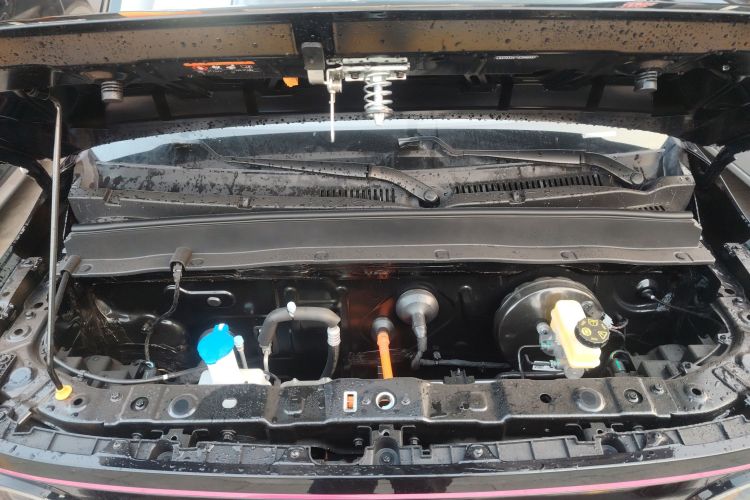 吉利银河 2025款 210km 熊猫卡丁机舱底盘24