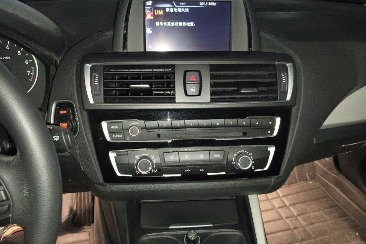 宝马1系(进口) 2016款 118i 领先型中控内饰16