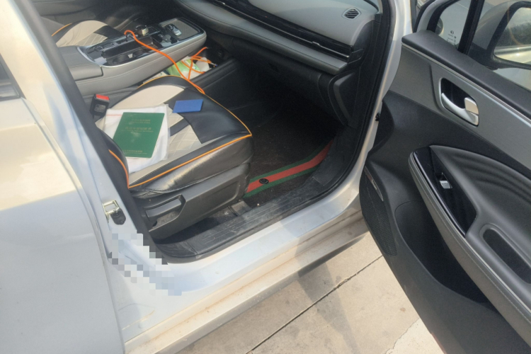 埃安 AION S Plus 2023款 70 乐享版 三元锂局部细节9005