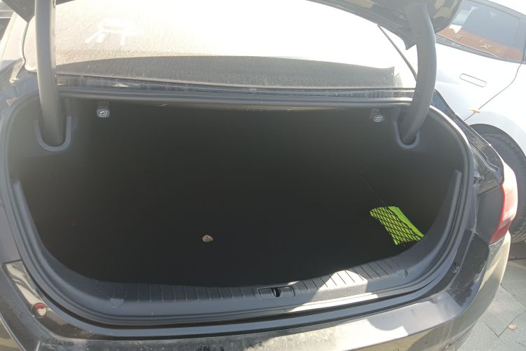 红旗H5 2022款 经典款 改款 1.5T DCT旗韵版机舱底盘23