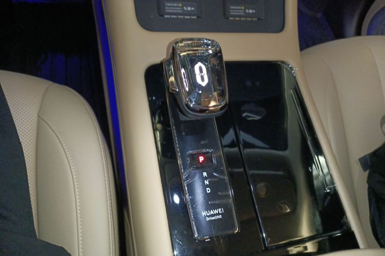 鸿蒙智行 问界M7 2024款 1.5T 智驾后驱Pro版 5座局部细节18