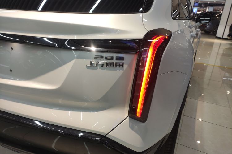 凯迪拉克XT5 2025款 2.0T 铂金型车身外观6006