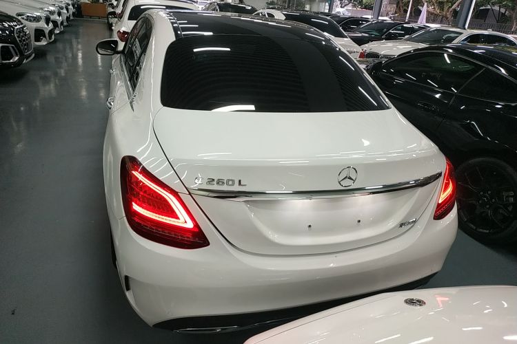 奔驰C级 2020款 改款 C 260 L 运动版车身外观6