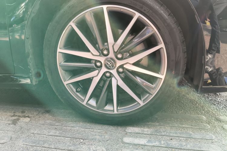 丰田 凯美瑞 2021款 双擎 2.5HG 豪华版车身外观10