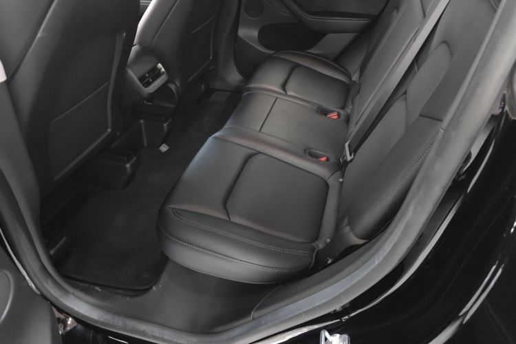 特斯拉 Model Y 2022款 改款 后轮驱动版中控内饰21