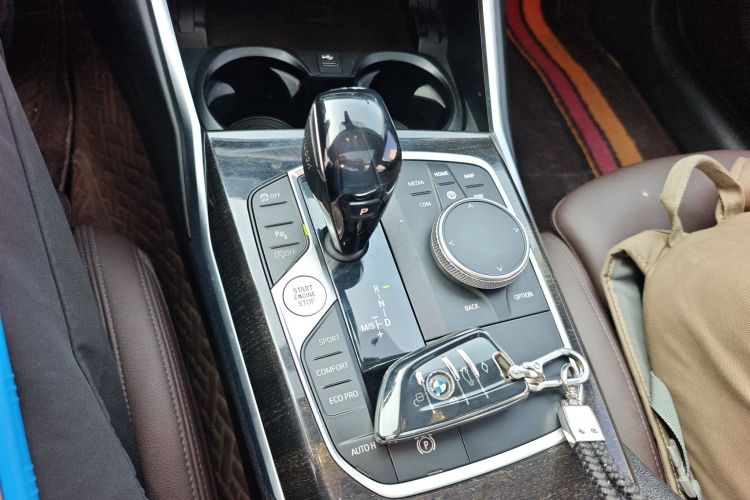 宝马3系 2020款 325Li M运动套装中控内饰18