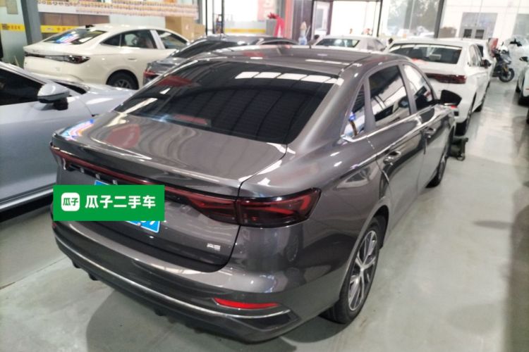 吉利汽车 帝豪 2023款 第4代冠军版 1.5L CVT尊贵型车身外观6005