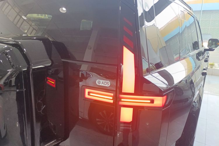 猛士M817 2025款 Max车身外观6006