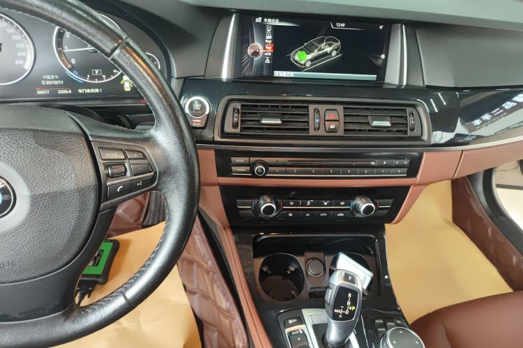 宝马5系 2014款 520Li 典雅型中控内饰16