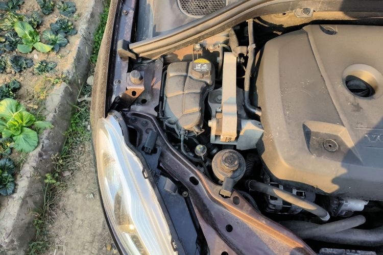 沃尔沃XC60 2017款 T5 智进版机舱底盘25