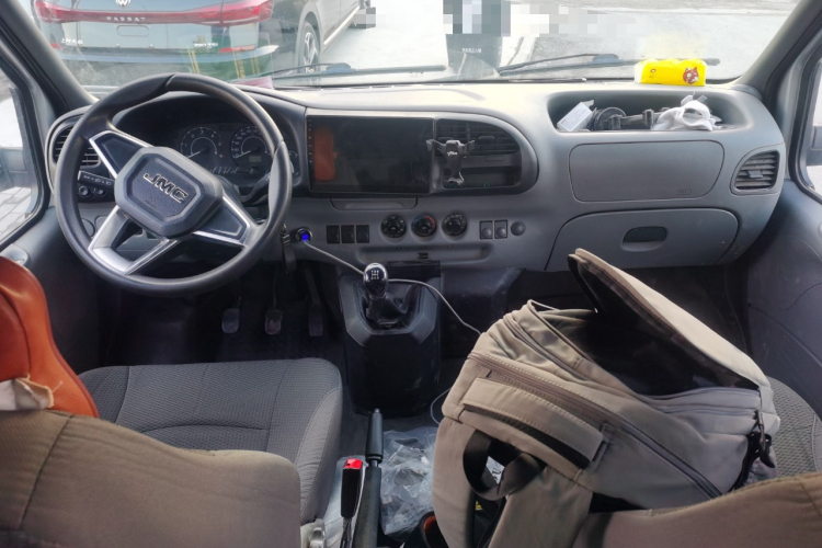 江铃 特顺 2019款 2.8T商运型长轴中顶6座后单胎国VI JX493中控内饰12