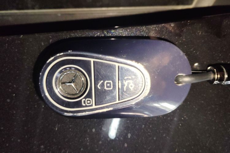 奔驰E级 2025款 E 300 L 时尚型中控内饰11