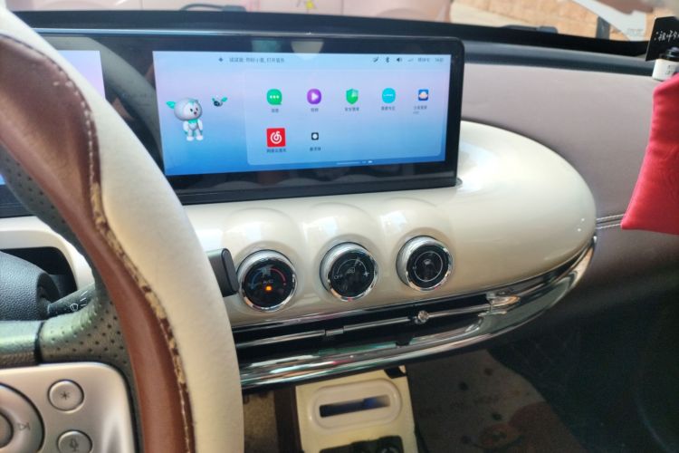 五菱汽车 五菱缤果 2023款 333km 灵犀互联+款中控内饰16