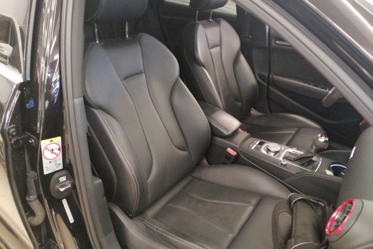 奥迪RS 3 2017款 RS 3 2.5T Limousine局部细节41