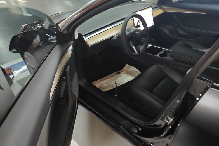 特斯拉 Model 3 2022款 后轮驱动版中控内饰20