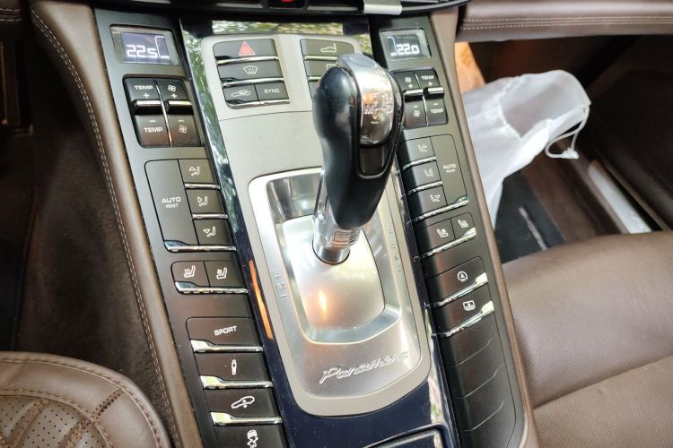 保时捷 2016款 Panamera 4 Edition 3.0T中控内饰18