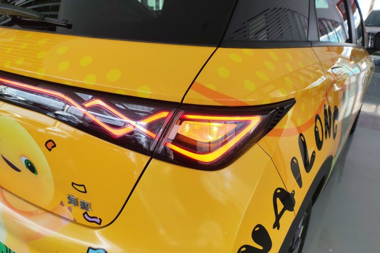 比亚迪 海豚 2024款 荣耀版 420km 时尚版车身外观9