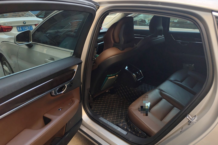 沃尔沃S90 2018款 T4 智远版中控内饰21