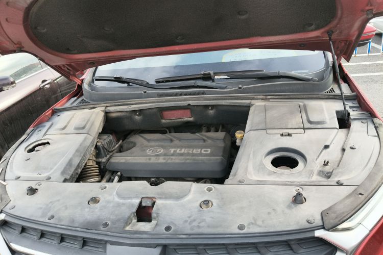 宝骏530 2018款 1.5T DCT旗舰型 国V机舱底盘24