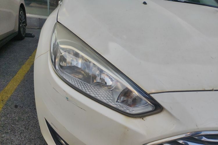 福特 福克斯 2015款 两厢 EcoBoost 180 自动精英型车身外观8