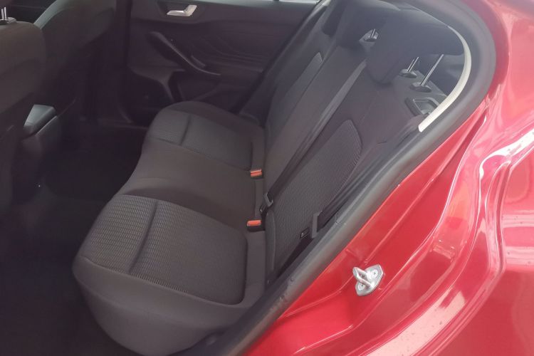 福特 福克斯 2020款 三厢 1.5L 自动锋跃型中控内饰21