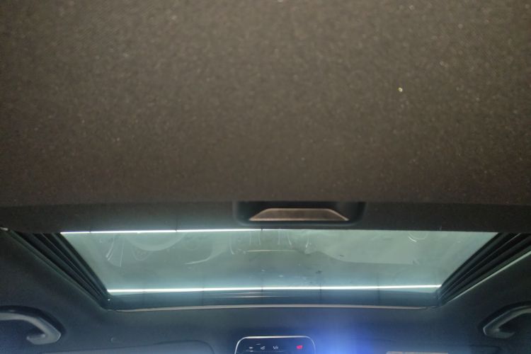 奔驰C级 2023款 改款 C 200 L 运动版中控内饰22