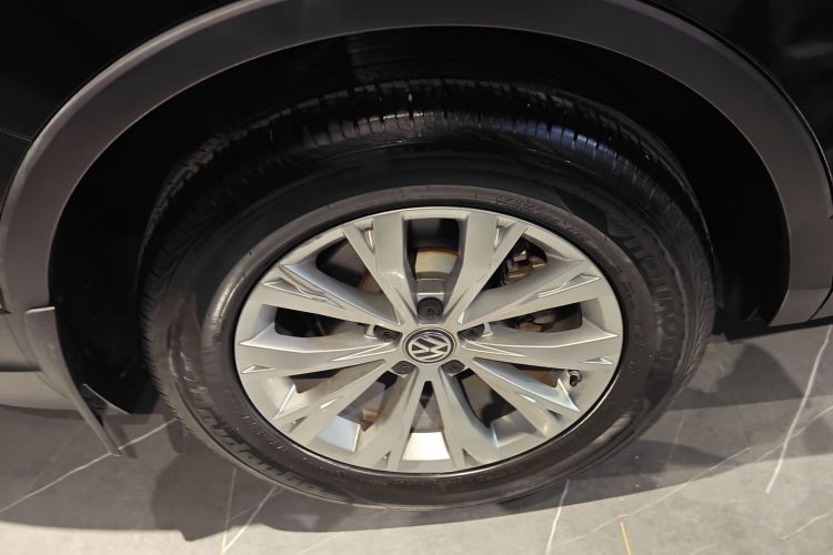 大众 途观L 2017款 330TSI 自动两驱风尚版车身外观6008