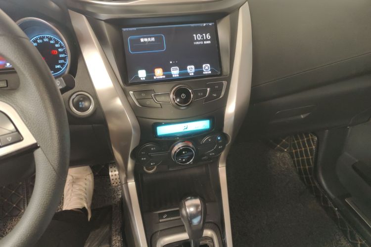 比亚迪 元 2017款 1.5L 自动酷炫互联型中控内饰16